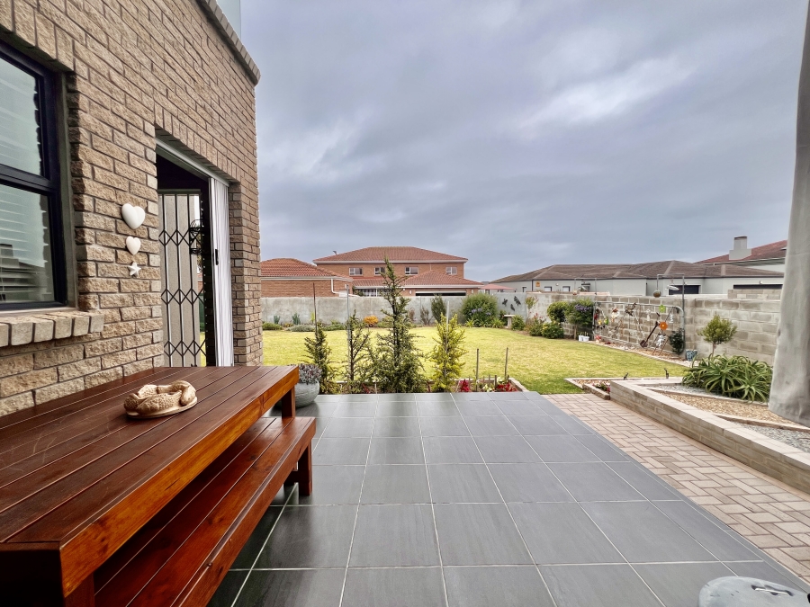 3 Bedroom Property for Sale in Myburgh Park Western Cape